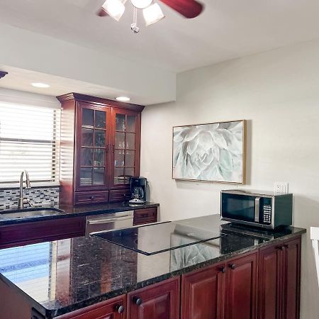 Knot A Care Remodeled Direct Water Access Condo With Ocean And Pool Views Now Sleeps Six Marco Island Exteriér fotografie