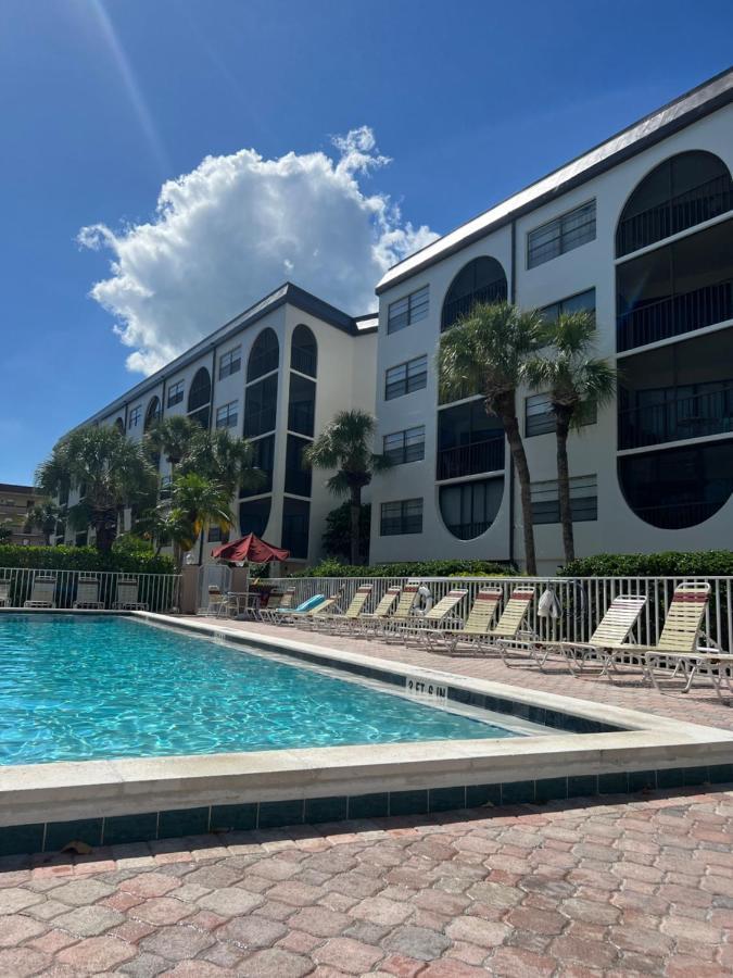 Knot A Care Remodeled Direct Water Access Condo With Ocean And Pool Views Now Sleeps Six Marco Island Exteriér fotografie