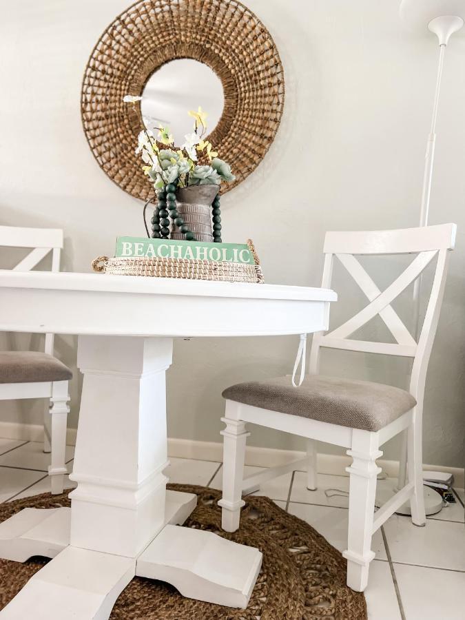 Knot A Care Remodeled Direct Water Access Condo With Ocean And Pool Views Now Sleeps Six Marco Island Exteriér fotografie