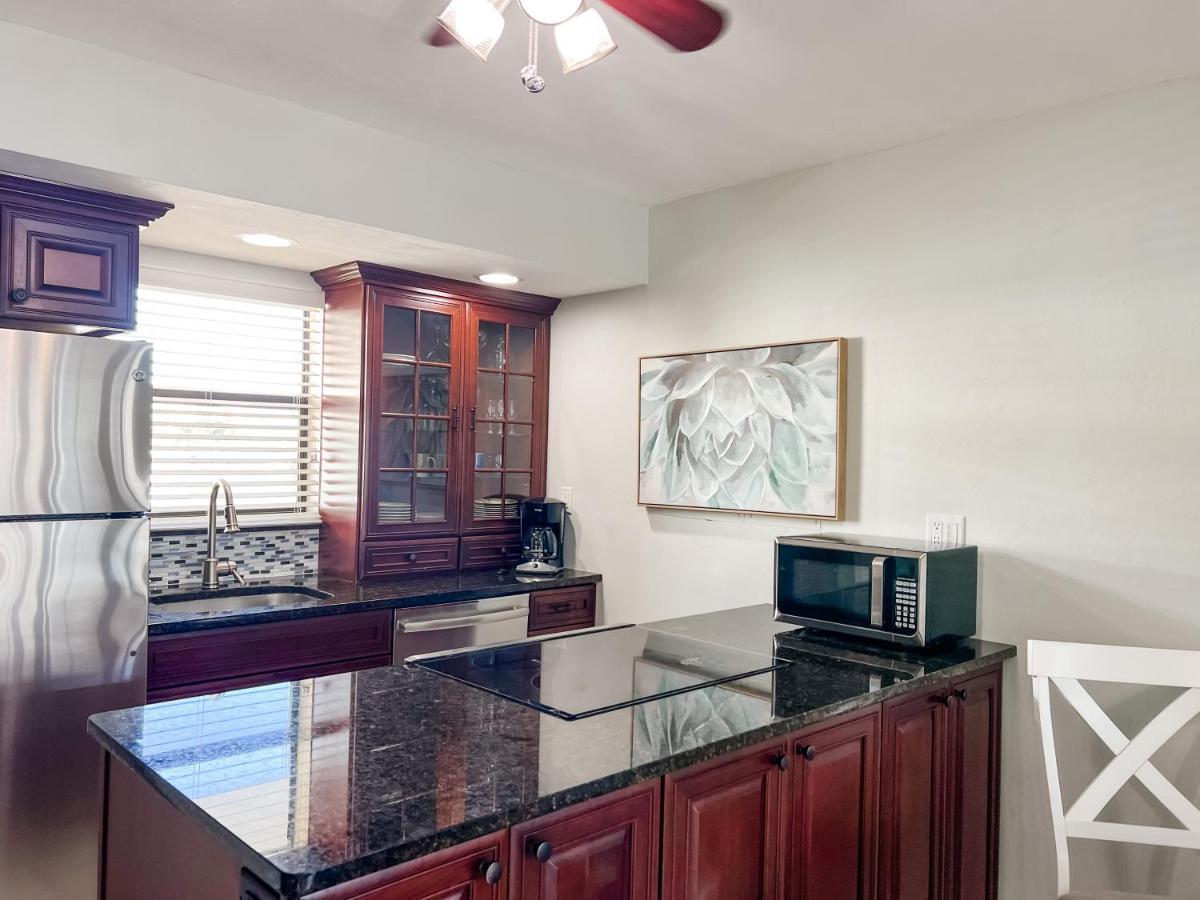 Knot A Care Remodeled Direct Water Access Condo With Ocean And Pool Views Now Sleeps Six Marco Island Exteriér fotografie