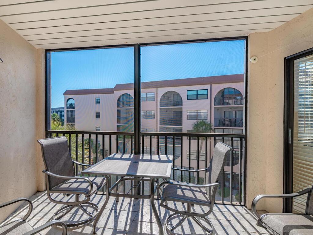 Knot A Care Remodeled Direct Water Access Condo With Ocean And Pool Views Now Sleeps Six Marco Island Exteriér fotografie